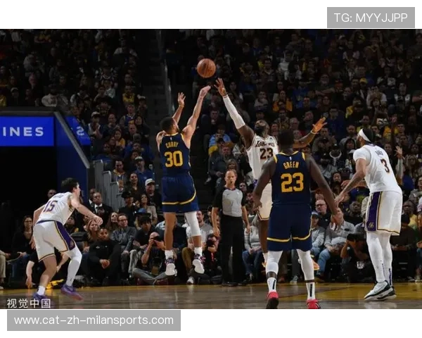湖人库里赛前对话成为舆论焦点——篮球场上的火花与话题风暴