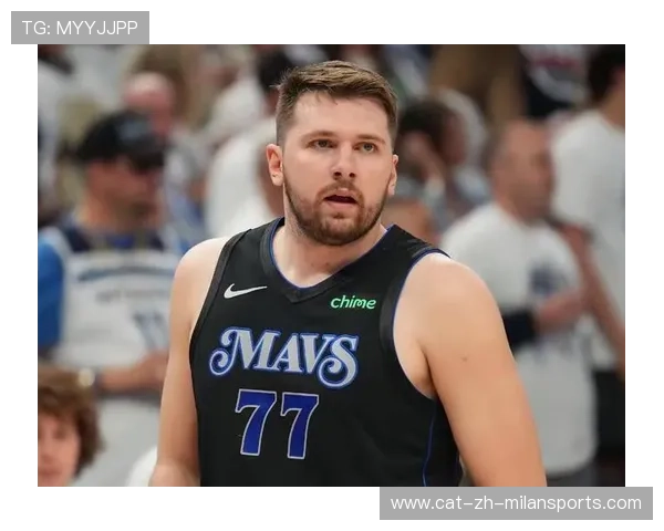 东契奇后撤步出手，防守失去意义